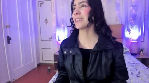 Snapshot of aitanajohns chatting on 11.19.25 Aitana online show from 11.19.25