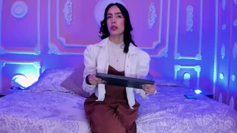 Snapshot of aitanajohns chatting on 11.25.25 Aitana online show from 11.25.25