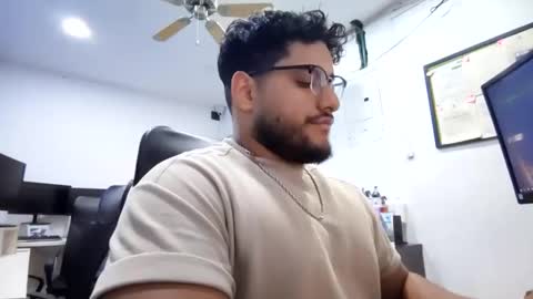 Snapshot of aj_cooper90_ chatting on 11.01.25 Esteban online show from 11.01.25