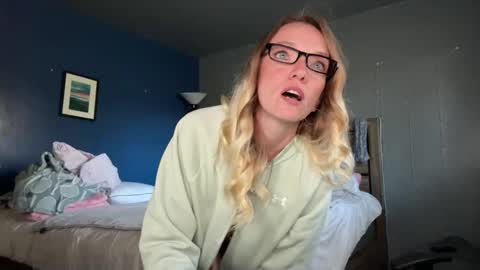 Snapshot of ajmiller25 chatting on 03.03.26 AJ online show from 03.03.26