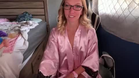 AJ online show from 04.28.26