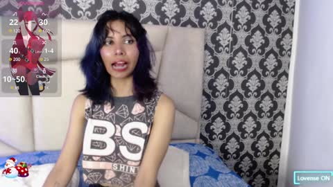 A K A N E  U W U online show from 12.21.24