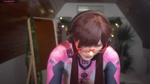 Snapshot of akaneiro_demon chatting on 12.20.24 Akaneiro online show from 12.20.24