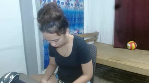 Snapshot of akari_yui chatting on 02.22.26 REA online show from 02.22.26