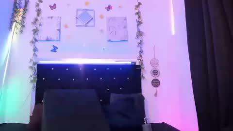 akarirosetti online show from 09.18.25