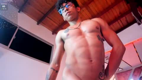 Snapshot of akazaboy chatting on 03.08.25 akazaboy online show from 03.08.25