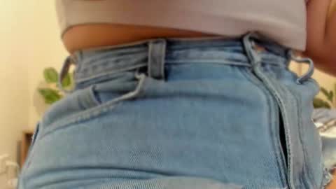 Akenda online show from 10.25.25