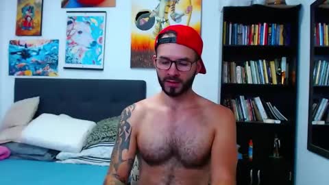 Snapshot of akiles_r chatting on 12.19.24 akiles online show from 12.19.24