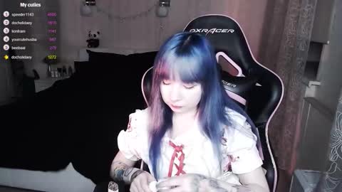 Snapshot of akirahartyx chatting on 10.17.25 akirahartyx online show from 10.17.25