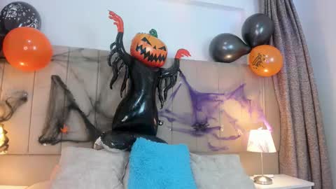 alahia_hank online show from 10.31.25