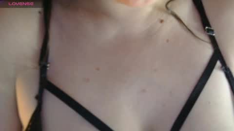 alaia_boobs online show from 04.25.26