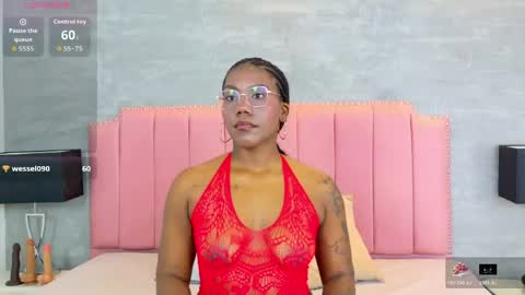 Snapshot of alaia_colins chatting on 05.04.26 alaia_colins online show from 05.04.26