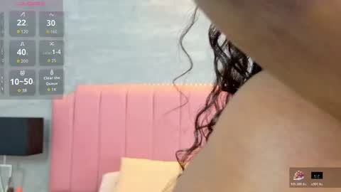 Snapshot of alaia_colins chatting on 05.21.26 alaia_colins online show from 05.21.26