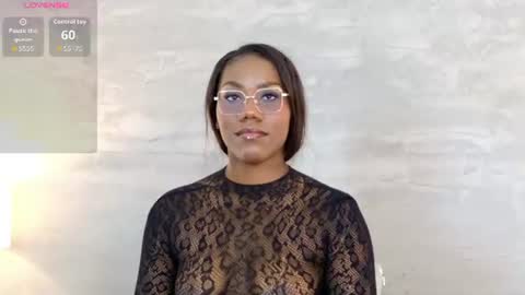 Snapshot of alaia_colins chatting on 06.15.26 alaia_colins online show from 06.15.26