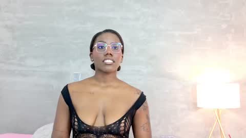 Snapshot of alaia_colins chatting on 07.10.26 alaia_colins online show from 07.10.26