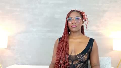 Snapshot of alaia_colins chatting on 07.25.26 alaia_colins online show from 07.25.26