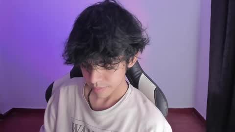 Snapshot of alan18n chatting on 12.25.24 alan18n online show from 12.25.24