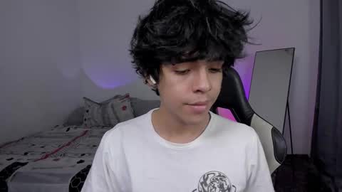 Snapshot of alan18n chatting on 02.26.26 alan18n online show from 02.26.26