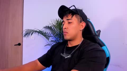 Snapshot of alan_greek_1 chatting on 12.20.25 Alan greek online show from 12.20.25