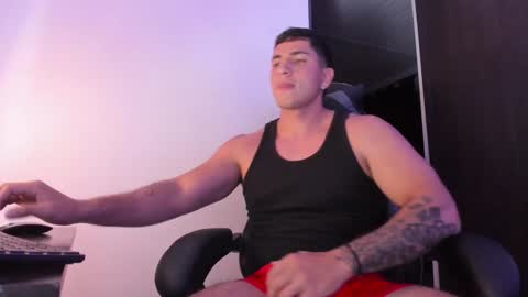 Snapshot of alan_muscle chatting on 12.04.24 Alan online show from 12.04.24