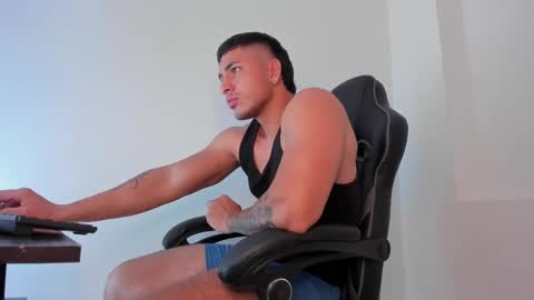 Snapshot of alan_muscle chatting on 02.14.25 Alan online show from 02.14.25