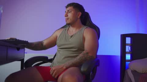 Snapshot of alan_muscle chatting on 11.15.25 Alan online show from 11.15.25