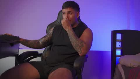 Snapshot of alan_muscle chatting on 11.20.25 Alan online show from 11.20.25