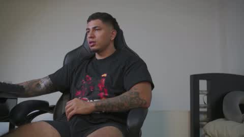 Snapshot of alan_muscle chatting on 11.28.25 Alan online show from 11.28.25