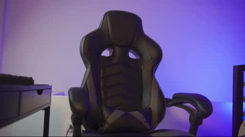 Snapshot of alan_muscle chatting on 02.26.26 Alan online show from 02.26.26