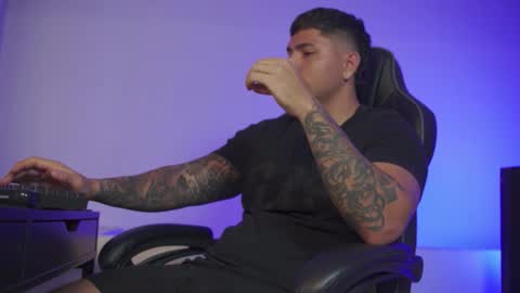 Snapshot of alan_muscle chatting on 02.27.26 Alan online show from 02.27.26