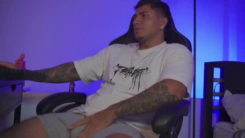 Snapshot of alan_muscle chatting on 03.08.26 Alan online show from 03.08.26