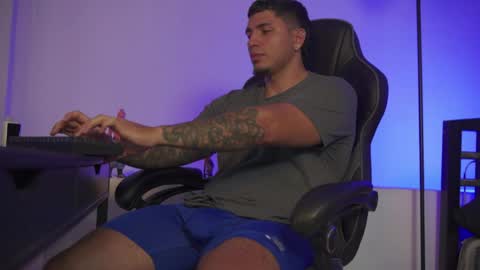 Snapshot of alan_muscle chatting on 03.30.26 Alan online show from 03.30.26