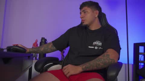 Snapshot of alan_muscle chatting on 04.01.26 Alan online show from 04.01.26