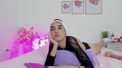 alana  online show from 10.24.25