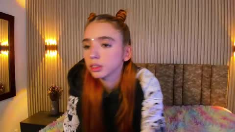 A L A N A  online show from 02.18.25