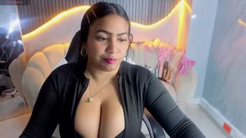 Follow me.. Live 1430 to 2100 online show from 07.18.26