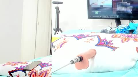 Snapshot of alana_melt18 chatting on 09.28.25 Alana online show from 09.28.25