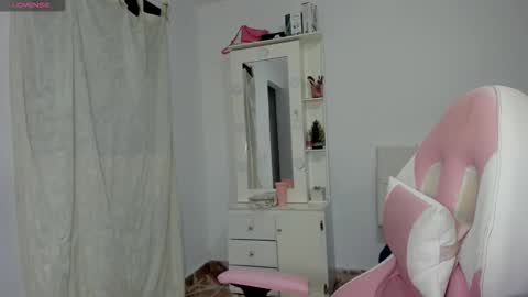 Snapshot of alana_ponse chatting on 01.09.26 Alana. online show from 01.09.26