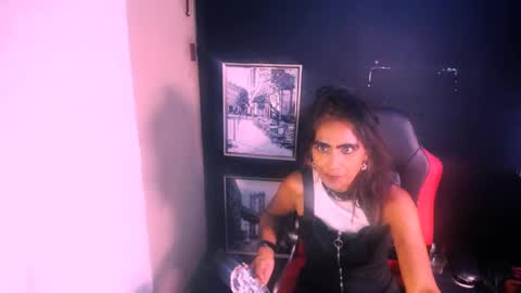 alanadelray online show from 11.13.25