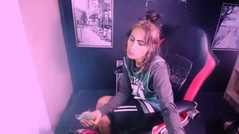 alanadelray online show from 12.02.25