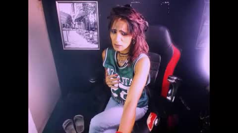 alanadelray online show from 12.04.25