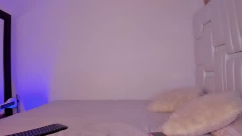 Snapshot of alanajoness chatting on 01.28.25 Alanna online show from 01.28.25