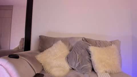 Snapshot of alanajoness chatting on 09.18.25 Alanna online show from 09.18.25