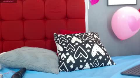 Snapshot of alanalove19 chatting on 02.15.25 Alana online show from 02.15.25