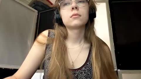 Stella online show from 11.22.25