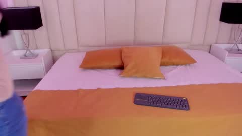 Snapshot of alanha__ chatting on 12.16.25 Alanha online show from 12.16.25