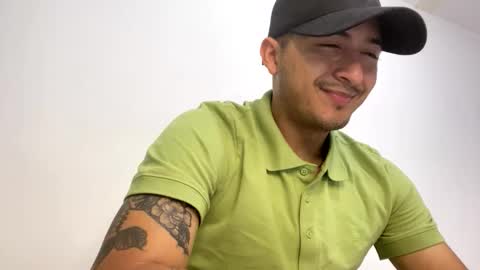 Snapshot of alanj998 chatting on 11.11.25 alanj998 online show from 11.11.25