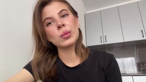 Snapshot of alannapostuci chatting on 10.29.25 Mila online show from 10.29.25