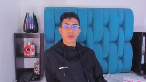 Snapshot of alannaughty_ chatting on 01.08.25 alannaughty_ online show from 01.08.25