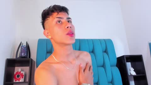 Snapshot of alannaughty_ chatting on 01.18.25 alannaughty_ online show from 01.18.25